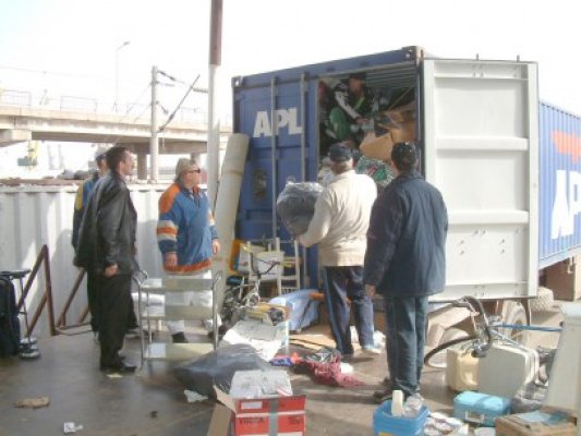 Articole de mercerie nedeclarate, confiscate în Port